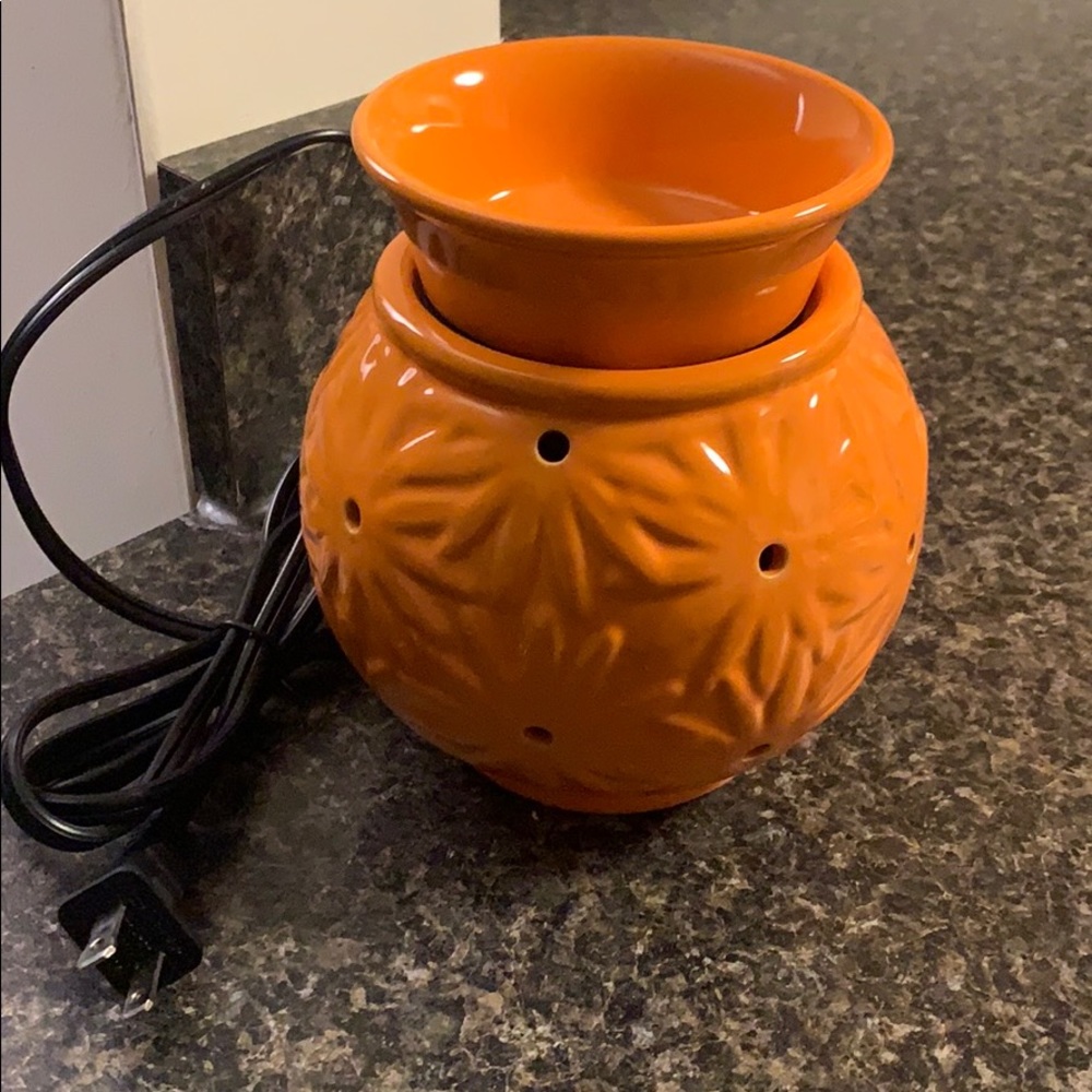 Wax warmer
